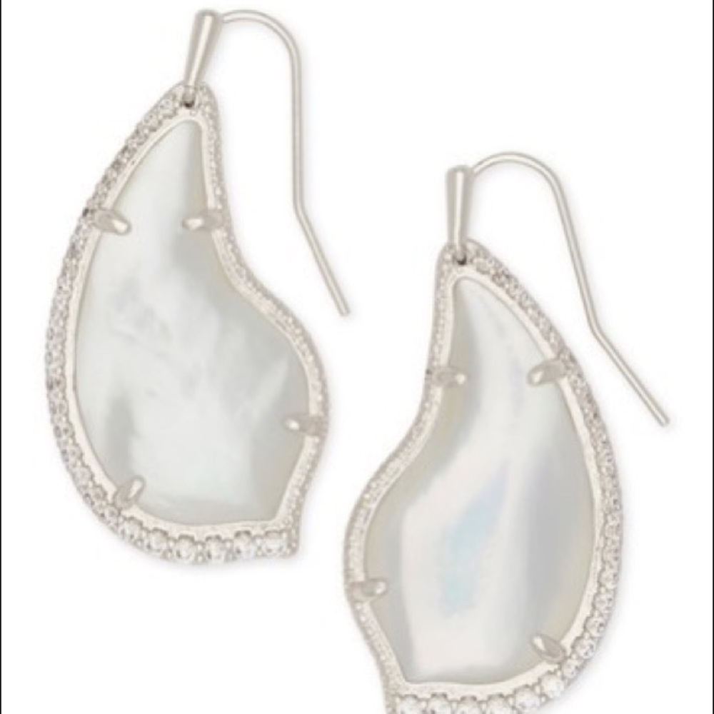 🆕 Kendra Scott “Tulip” Teardrop Earrings